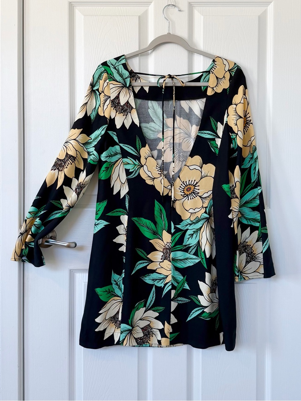 FARM Rio Long Bell Sleeve Mini Dress with Low Tie Back in Tropical Floral Print - Picture 6 of 14